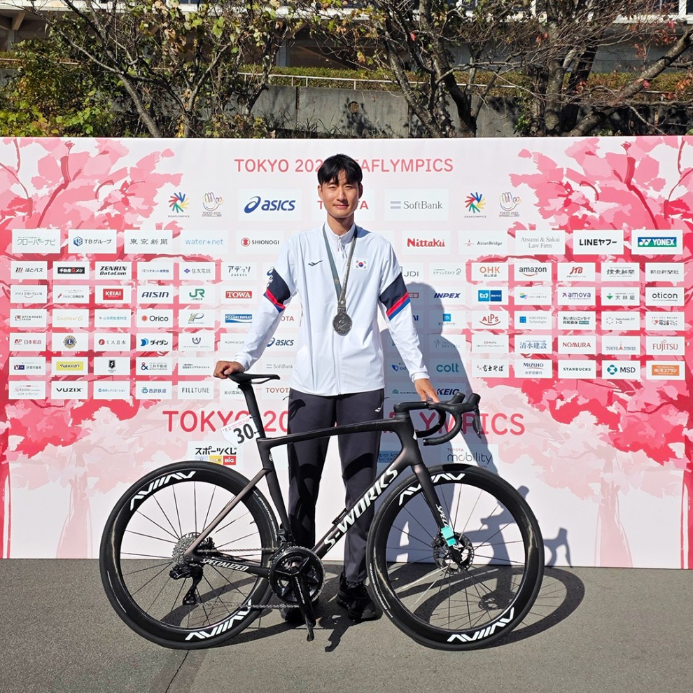 f9b9322ab6132d444f061c3b41940989_1763627